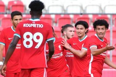 阿森纳3-0大胜领跑英超，苏维门迪梅开二度助球队登顶榜首